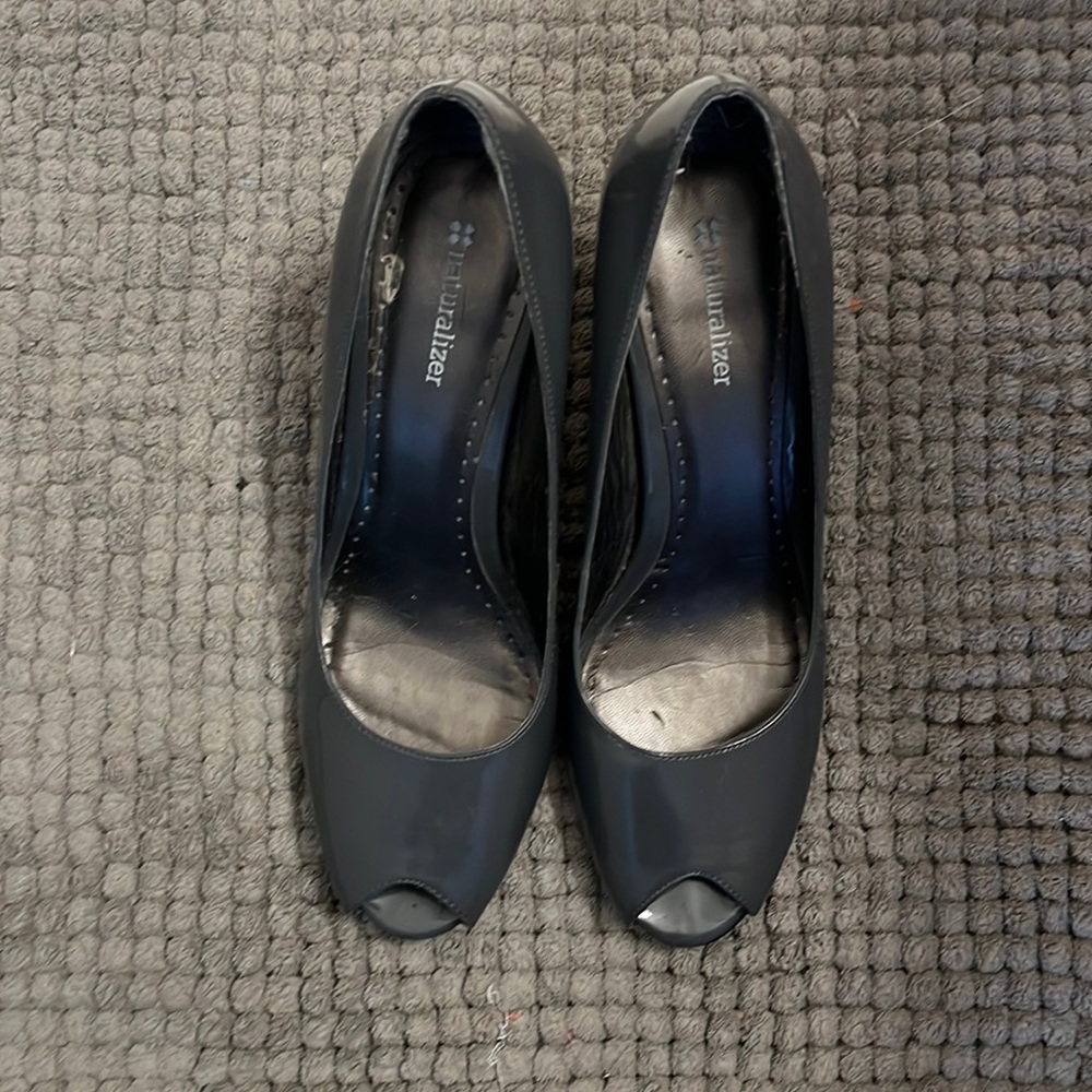 Neutralizer Grey Pep Toe Heels. Size 10
